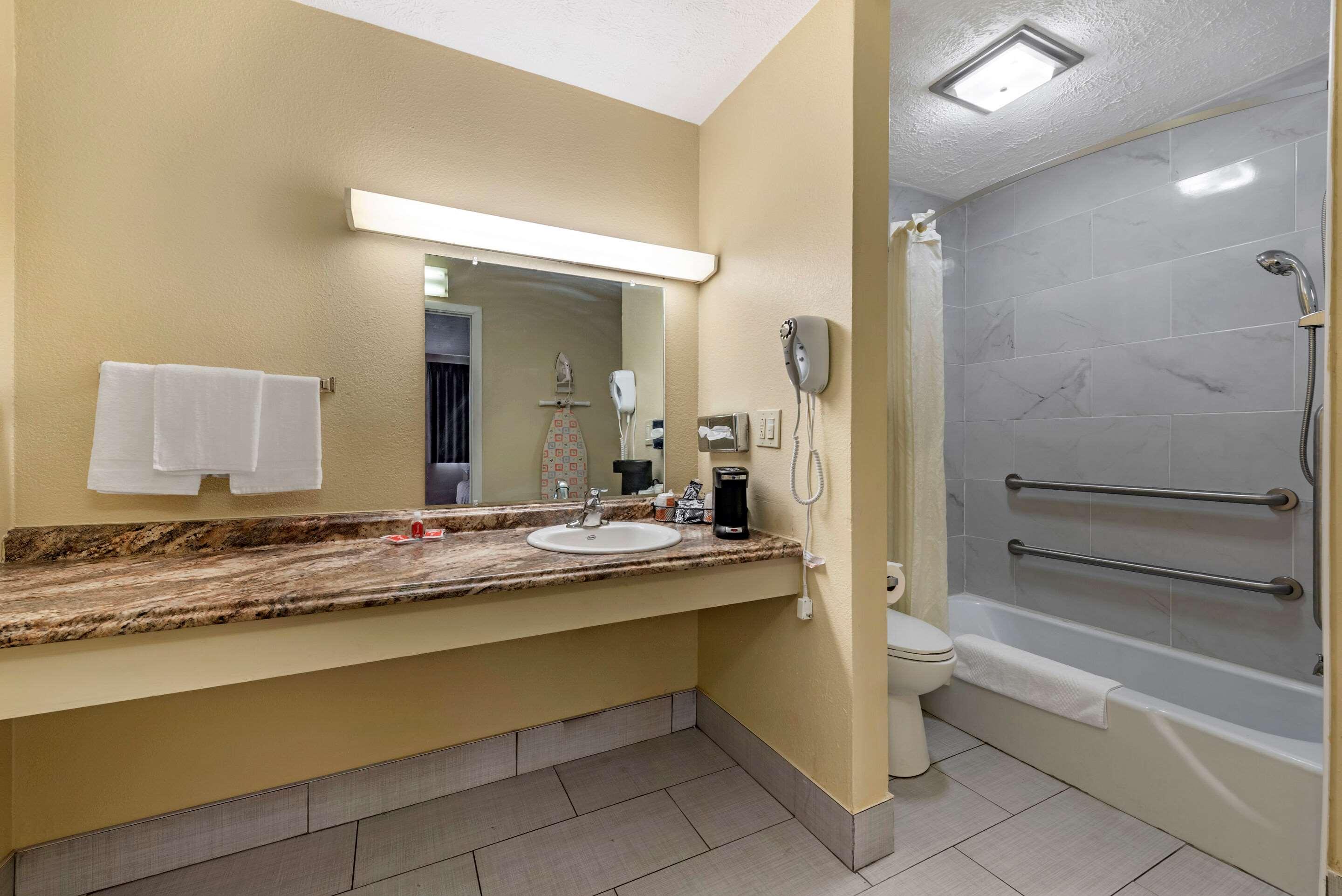 Econo Lodge Erlanger - Cincinnati Airport Экстерьер фото